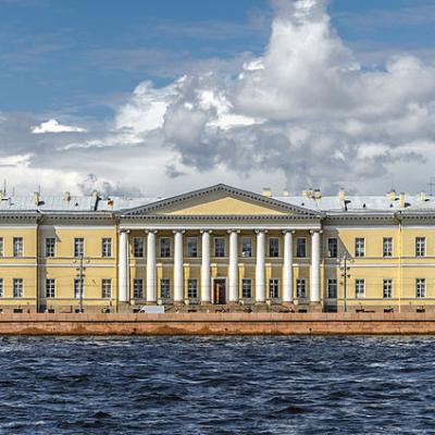 Здание Петербургской академии наук на Васильевском острове